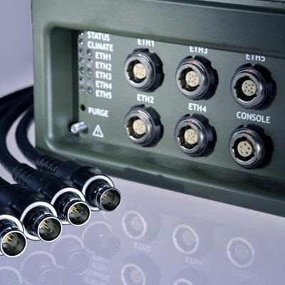 堅固可靠的軍用移動路由和計算機